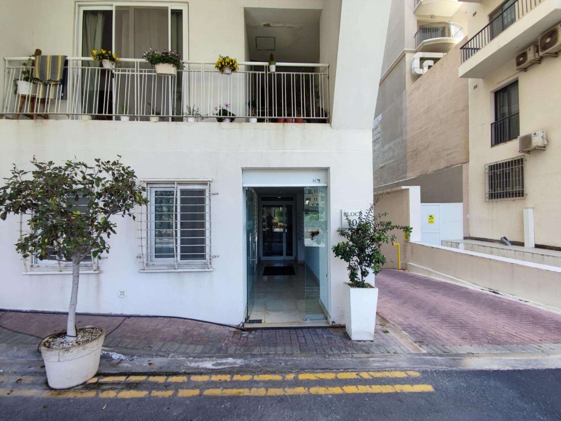 St Julians - Balluta 2 Bedroom شقة
