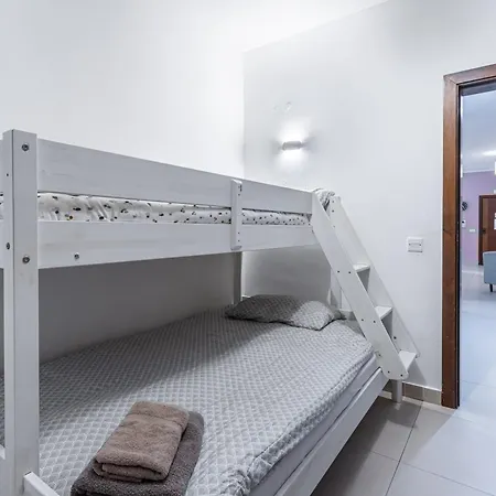 St Julians - Balluta 2 Bedroom Apartment سانت جوليان المظهر الخارجي الصورة